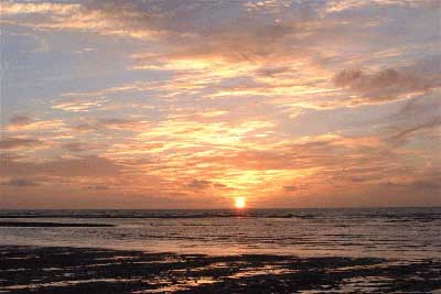 Maasvlakte strand met zonsondergang